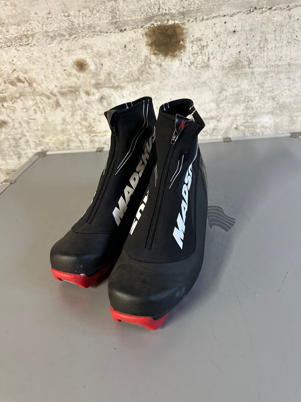 Madshus Scarpe da uomo: Madshus Klassisch Langlauf Schuhe Gr. 46 – Usato da Emmenbrücke venduto da karkarkar 1