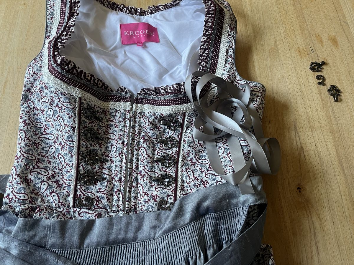 Krüger Vestiti: Dirndl Krüger gr.36 – Usato da Rikon im Tösstal venduto da stupsi99 9