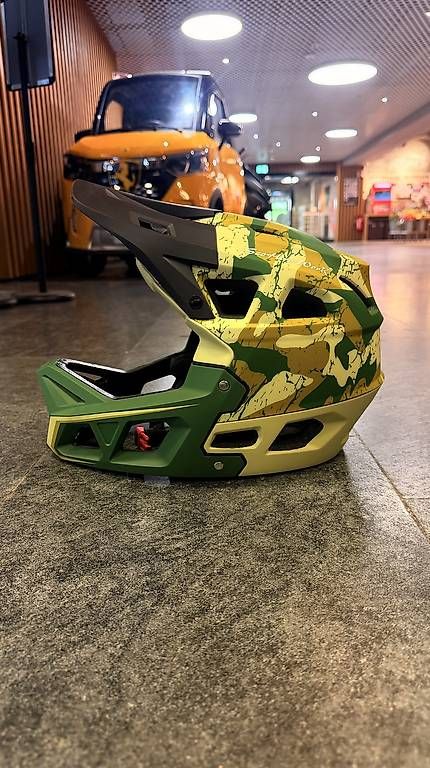 Caschi & visiere: Shirowork Helm – Usato da Unterseen venduto da beE-Scooter 3