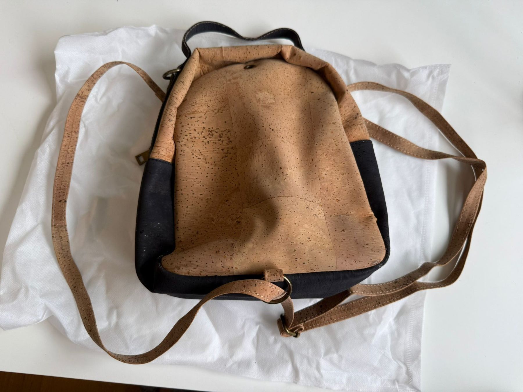 Zaini: Ein Kork-Rucksäckli – Usato da Zweisimmen venduto da Mousie 1
