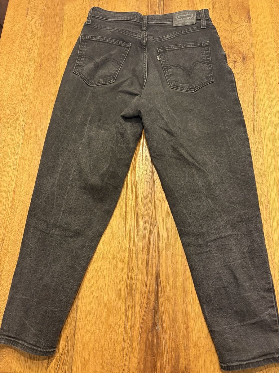 Levi's Jeans: schwarze Mom Jeans - Levis – Nuovo (secondo la descrizione) da Burgdorf venduto da nib_zf7z 2