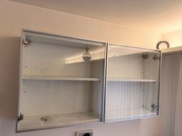 IKEA Wandvitrine weiss mit 2 Glastüren