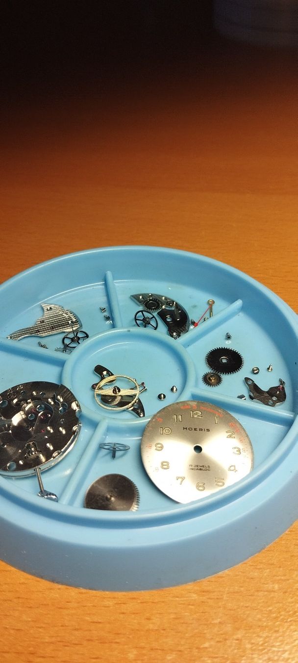 Moeris Orologi: montre infirmière moeris – Usato da La Chaux-de-Fonds venduto da jac_9llg 6