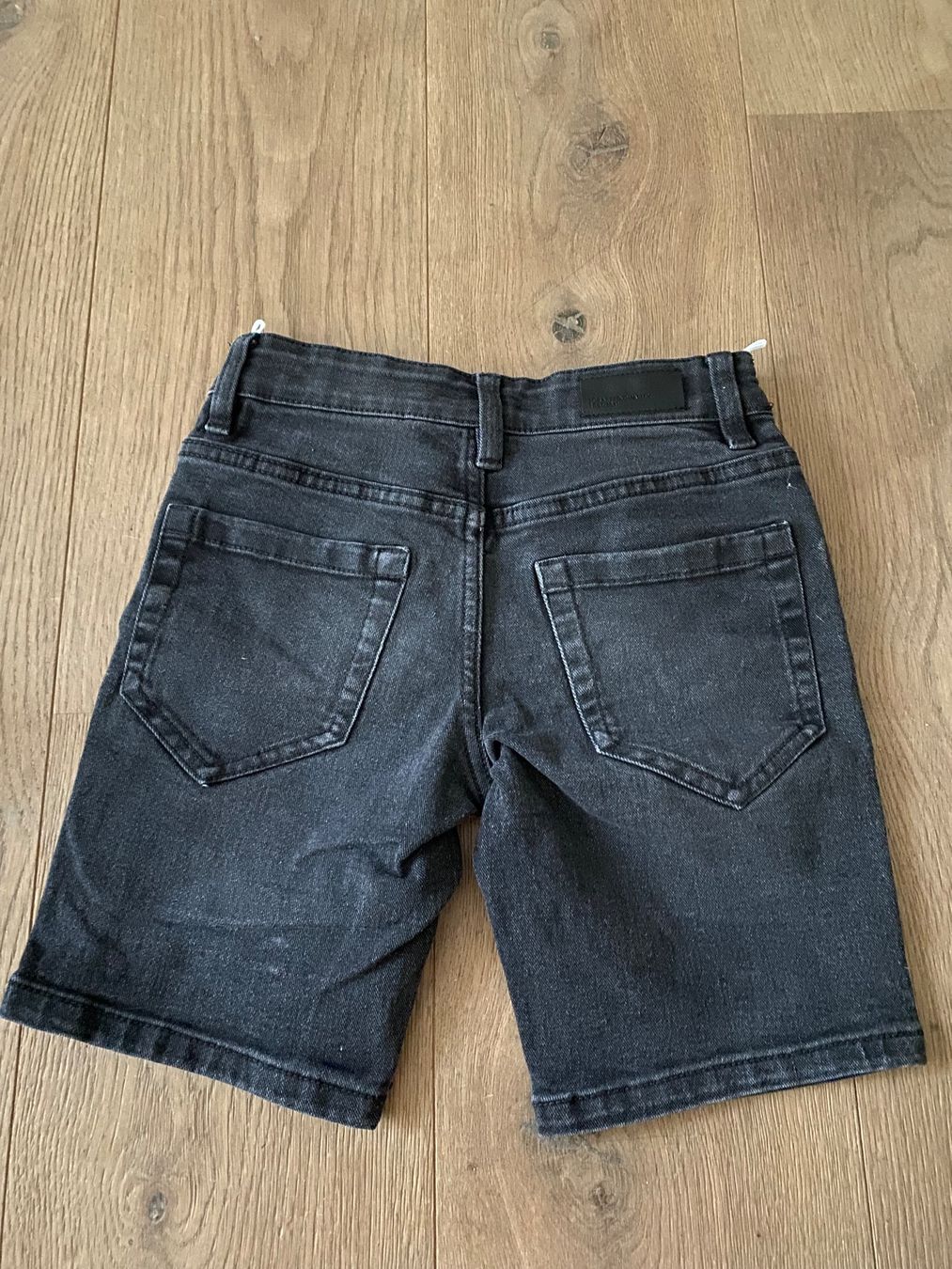 C&A Pantalons: Jeansshorts, schwarz, 128 – D'occasion à Dorf par Jolita_D 1