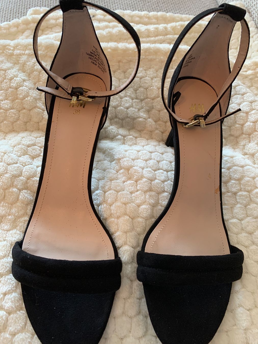 H&M Scarpe da donna: Jolis escarpins noirs H&M p. 38 – Usato da MEYRIN venduto da Gwendo10
