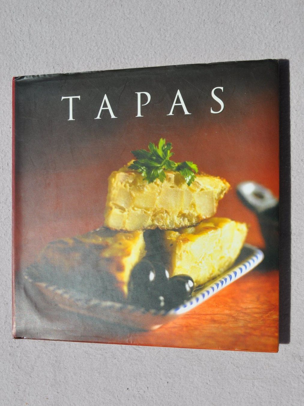 Libri: Tapas - petits mets dégustés d'une seule bouchée – Usato da Fully venduto da Minouchka