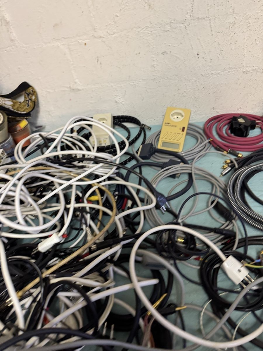 Cavi: Verschiedene Kabel Nr 4 – Usato da Effretikon venduto da Effi0111 3