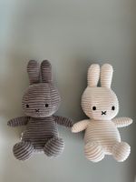 2 Miffy Kuscheltiere Bon Ton Toys Cord grau weiss