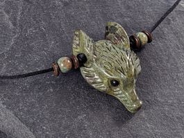 Fuchskopf/Wolfskopf Kette aus Drachenblut Jaspis