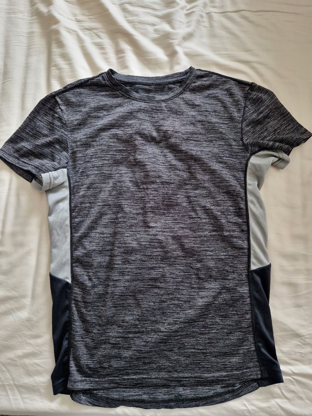 T-shirt: Tshirt sport – Usato da Lausanne venduto da mgo_yx25