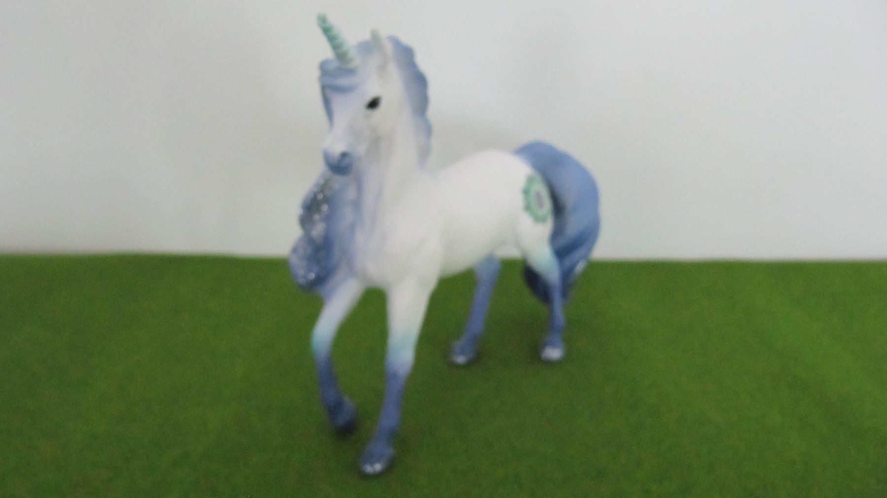Schleich Spielzeuge: Schleich Mandala Einhorn mit Glitzer – Gebraucht aus Brunnen von Kiwiland1 2