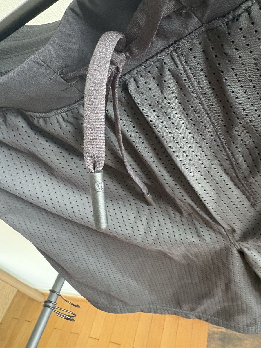 Lululemon Pantalons: Lululemon Shorts M – D'occasion à Basel par froehlicherVagabund 1