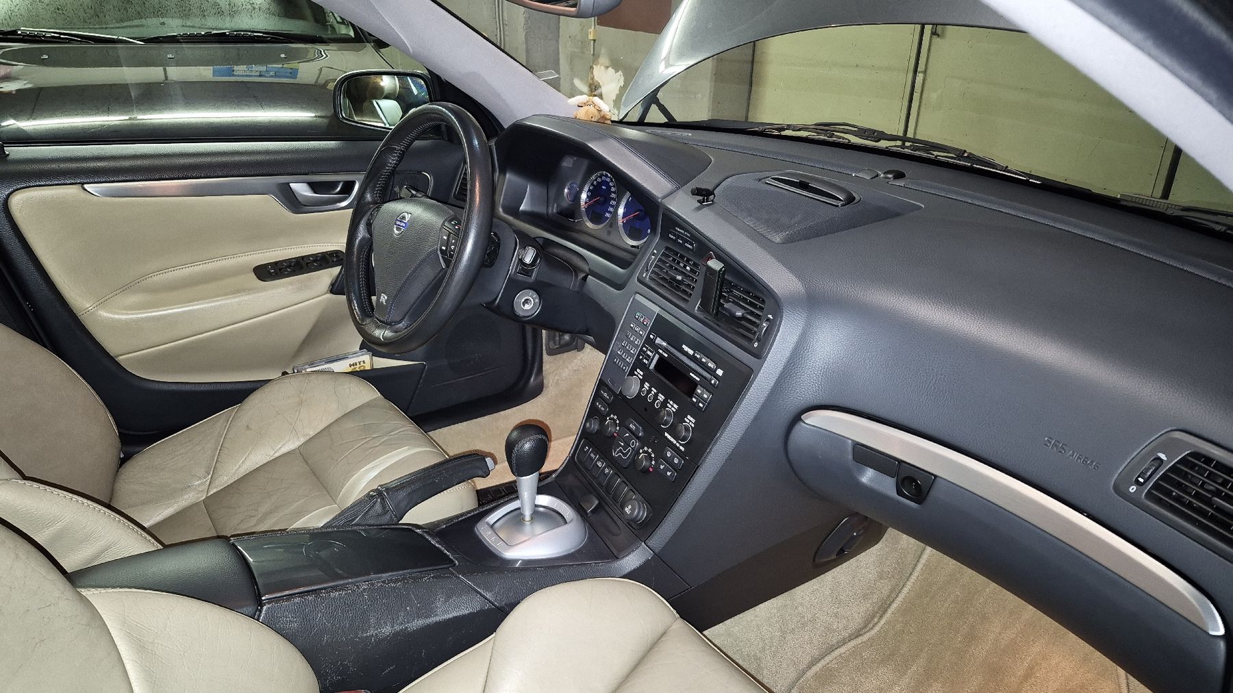 Volvo Automobili: Volvo S60 R – Usato da Brienzwiler venduto da Leon-258 2