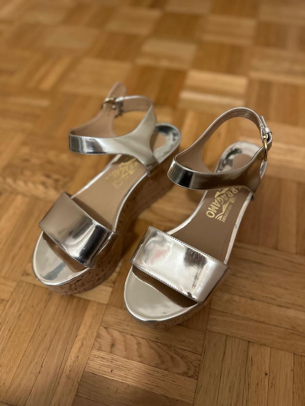 Salvatore Ferragamo Scarpe da donna: Ferragamo Keilsandalen platform – Usato da Horgen venduto da RenRio 1