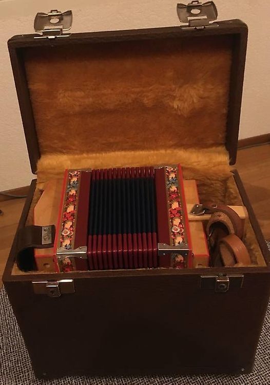 Strumenti musicali: Schwyzerörgeli "Typ Schmid" A – Usato da Niederscherli venduto da dampfueli 3