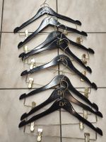 DF Garderobe Kleiderbügel Holz Schwarz mit Clips, 8 Stk.