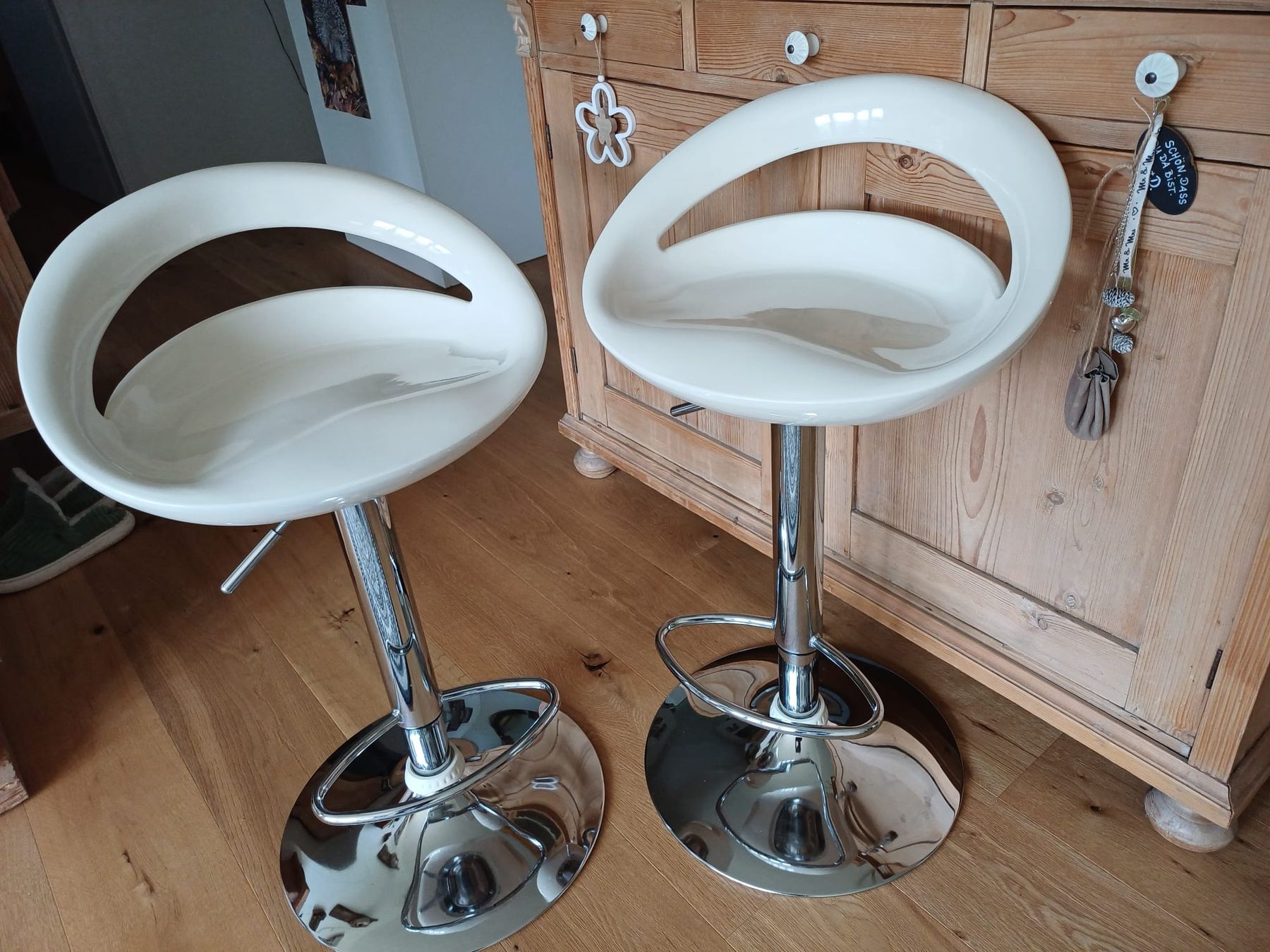 Tabourets: Barhocker Weiss 2 Stk.  – D'occasion à Birmensdorf ZH par Chbs_2026