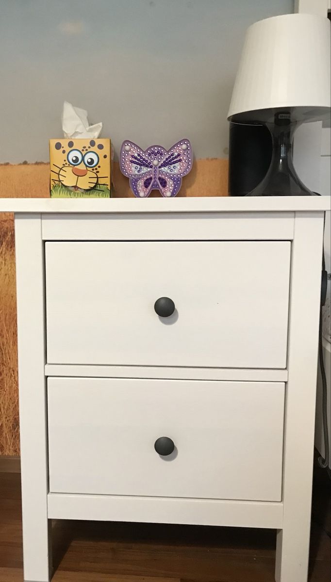 Ikea Tables de nuit: IKEA Hemnes Nachttisch – D'occasion à Oberwil BL par sucrine 1