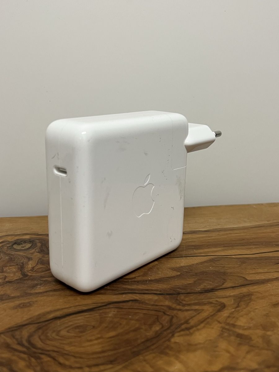Apple Lecteurs & Adaptateurs: Adaptateur secteur USB-C Apple 96W – D'occasion à petit-lancy par Mak_zou