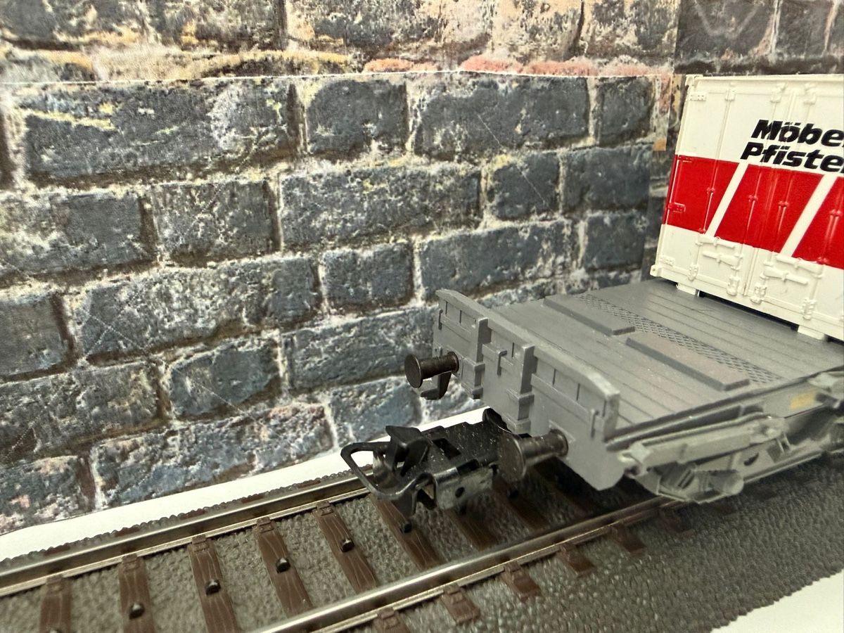 Märklin Modelleisenbahnen: Märklin H0 4668, Pfister Möbelwagen – Gebraucht aus Altdorf UR von modellbau-widmer 3