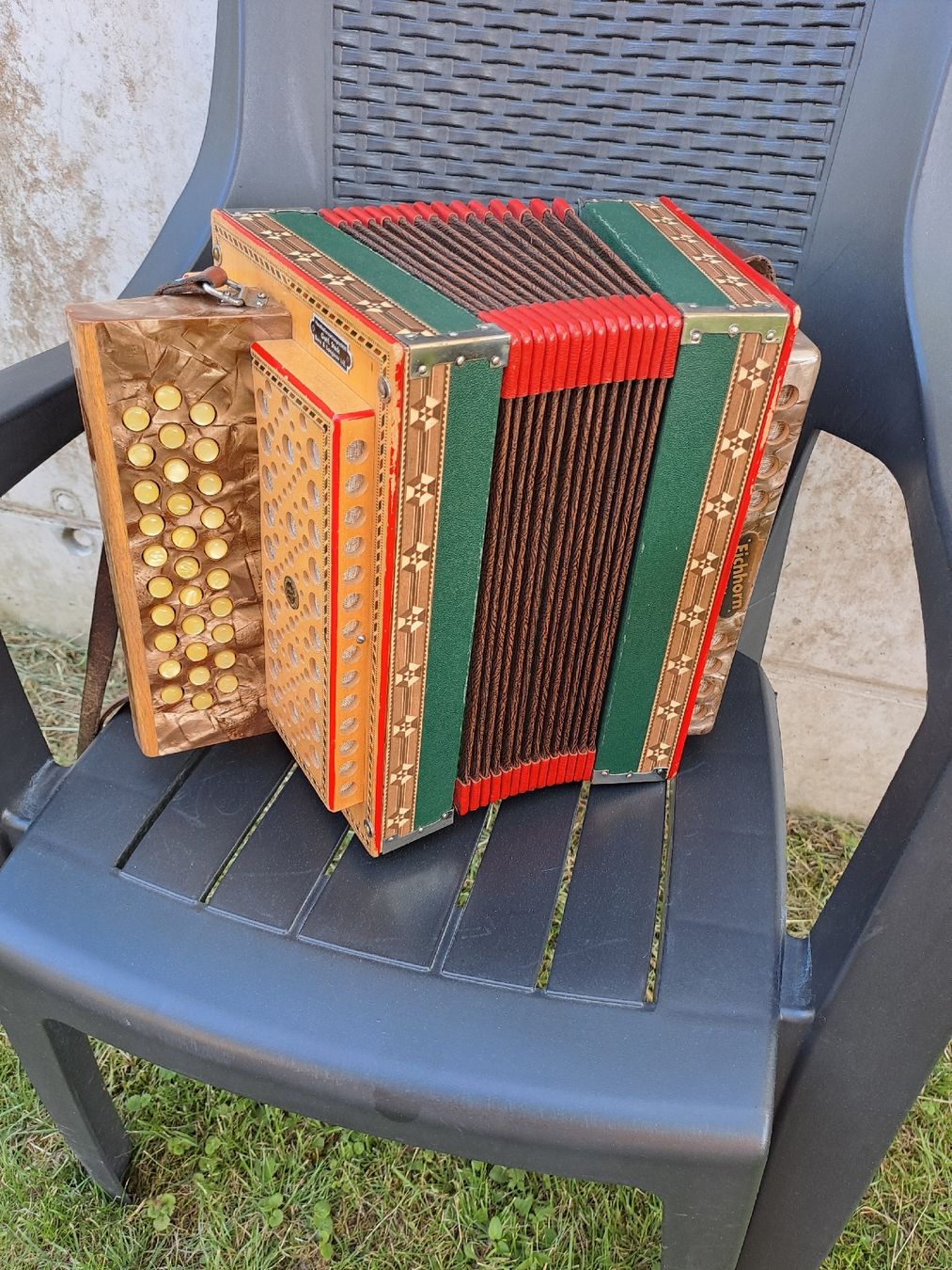 Eichhorn Instruments de musique: Eichhorn orgeli ton A  – D'occasion à Villeneuve par BibiVintage