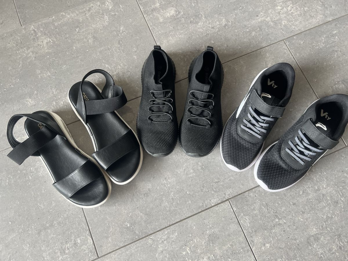Scarpe da donna: 3 Paar Schuhe Grösse 38 – Usato da Würenlingen venduto da Isa750