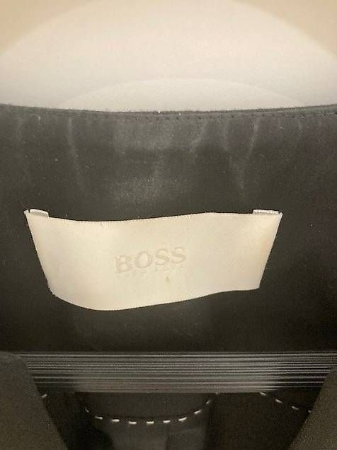 Hugo Boss Giacche: Kurz-Blazer von BOSS schwarz, Grösse 32 – Usato da Thierachern venduto da Herci 2