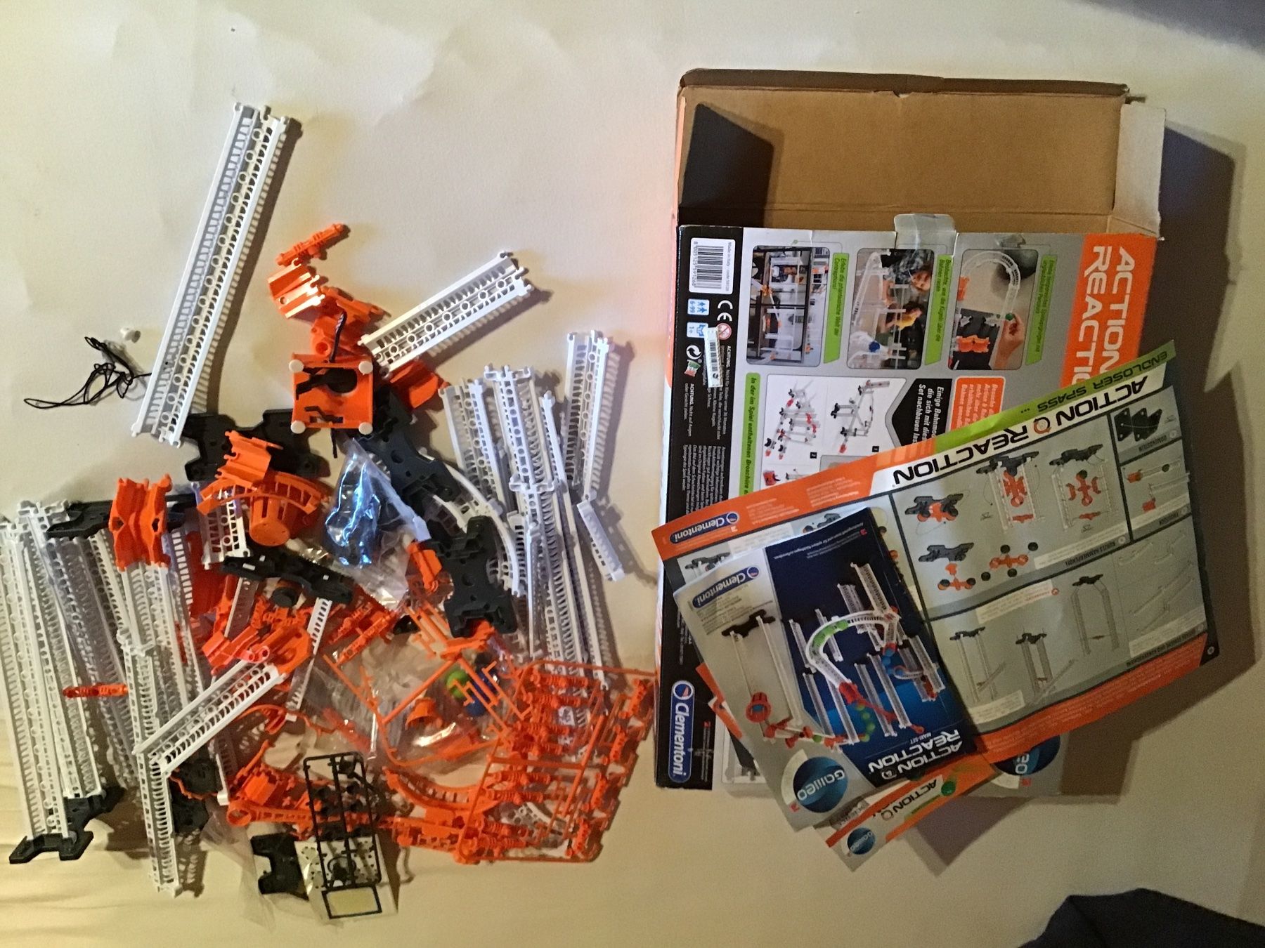Clementoni Giocattoli: Clementoni Action Reaction Kugelbahn Maxi-Set neuwertig – Usato da Rüti ZH venduto da Wernika1 1