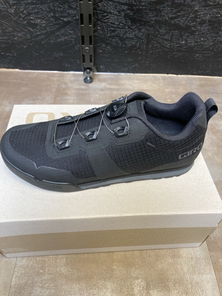 Giro Scarpe da uomo: Giro Tracker Flatpedal Schuhe grösse 42 – Nuovo e nell'imballaggio originale da Zürich venduto da Barspin