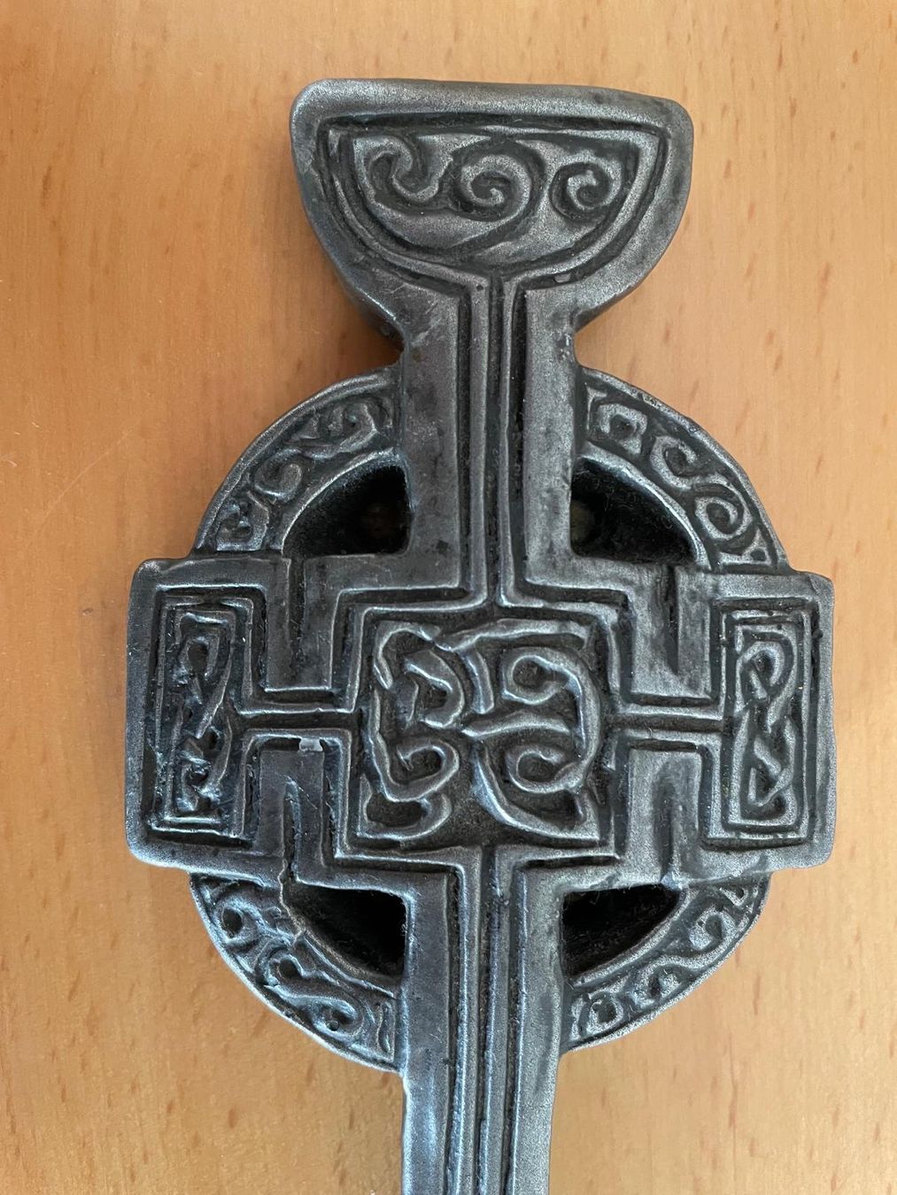 Alle Dekorationen: Keltisches Kreuz, Wanddeko – Gebraucht aus Schwerzenbach von Tamama 2