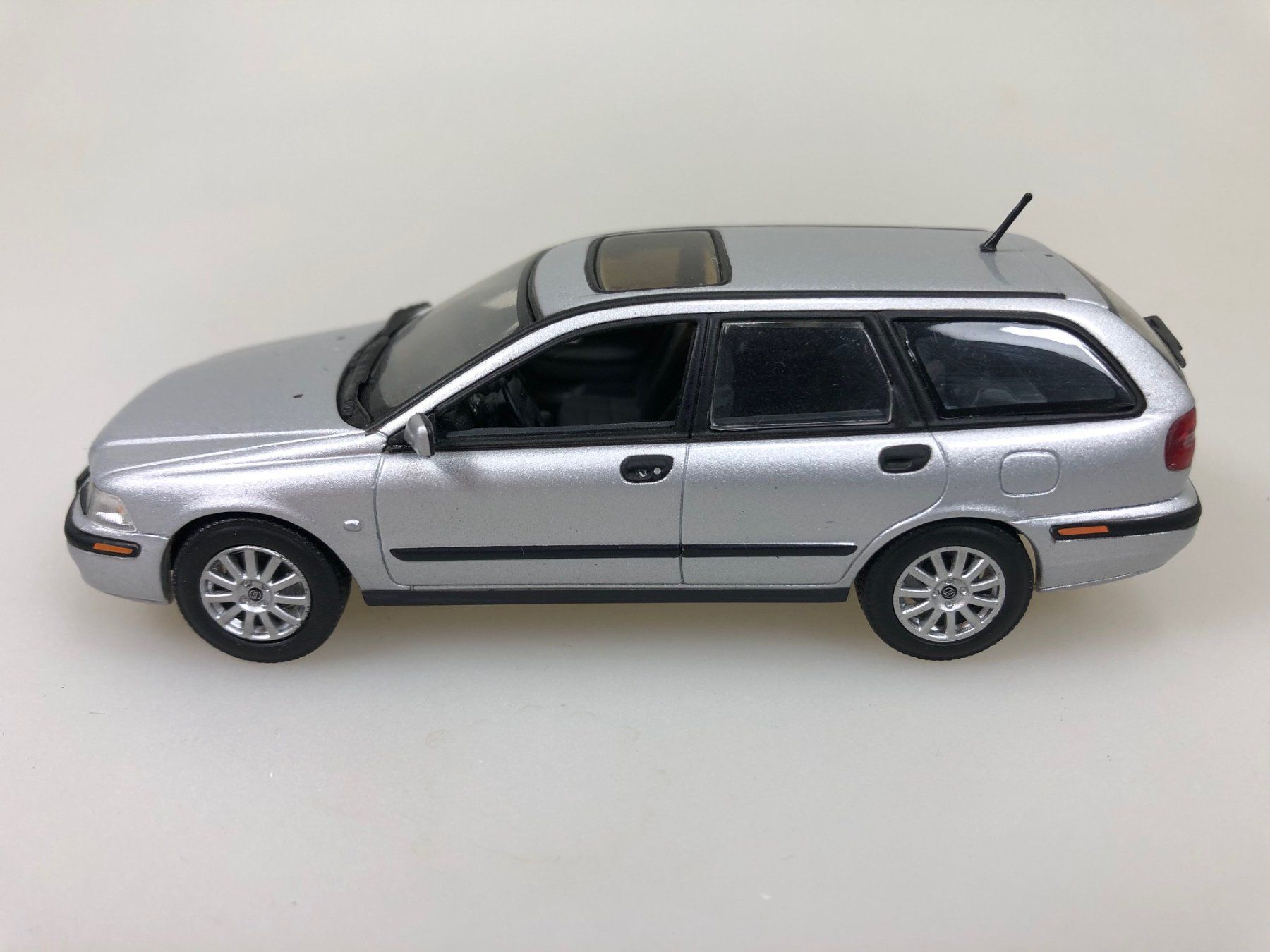 Volvo Modellini d'auto: Volvo V40 - Minichamps - 1:43 – Usato da Widen venduto da Himan 2