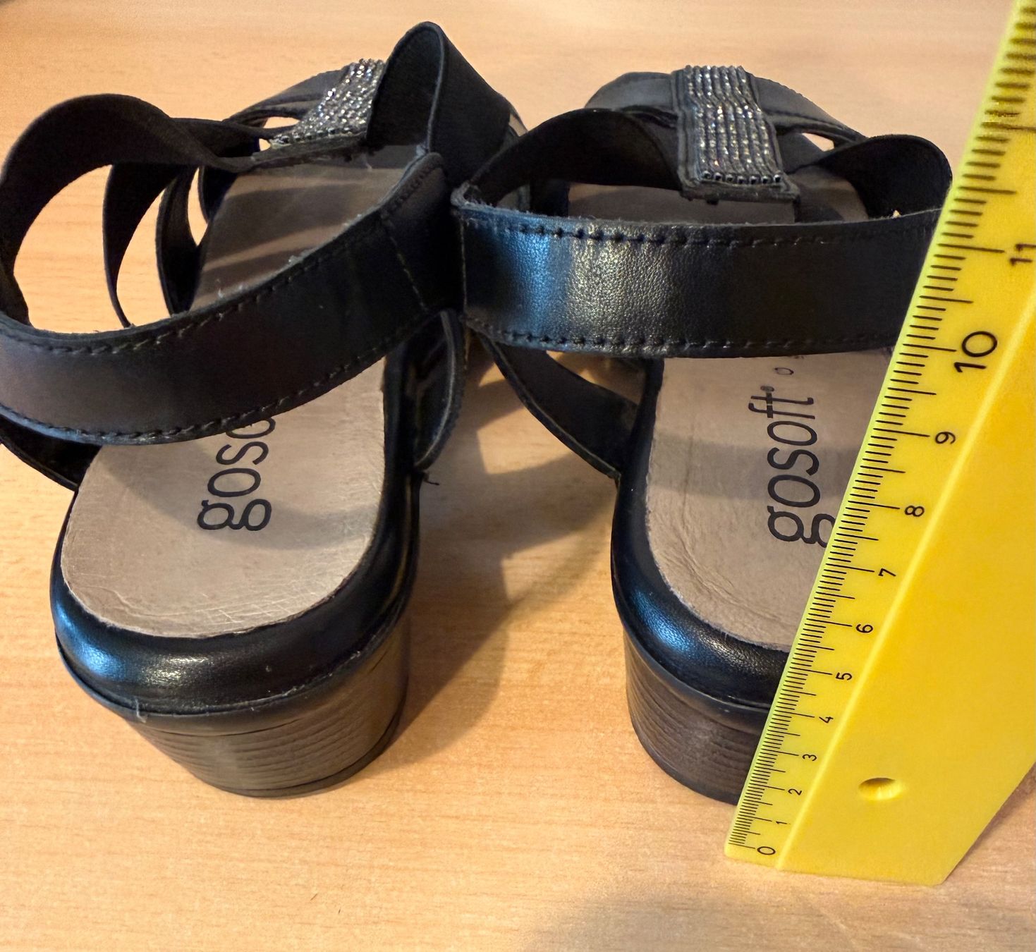 Scarpe da donna: Sandales Noirs Gosoft taille 38 en cuir – Usato da Genève venduto da lac_pf6t 2