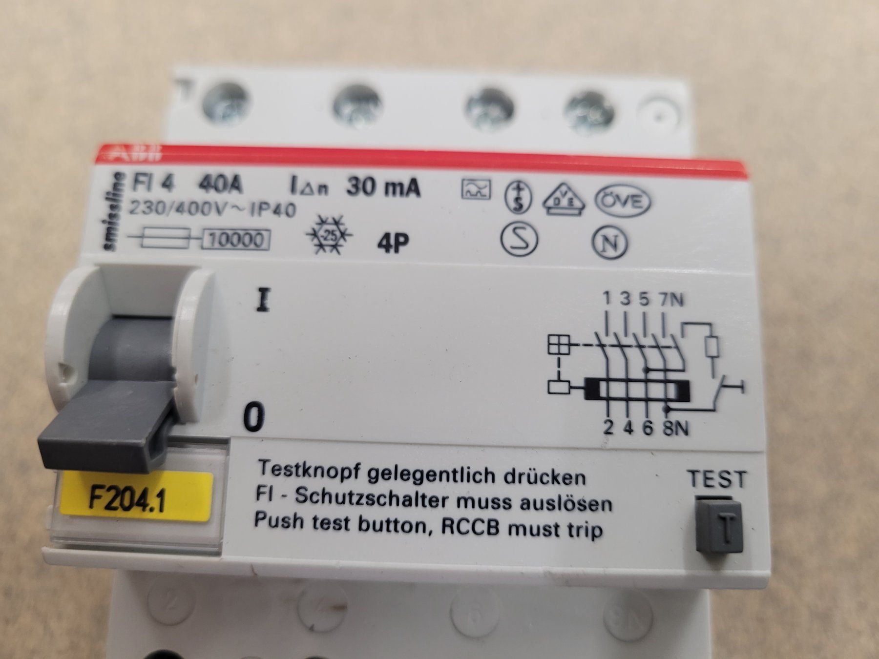 ABB Stromzufuhr: ABB Swissline FI Schutzschalter 40A / 30mA – Gebraucht aus Vitznau von Night-Fire