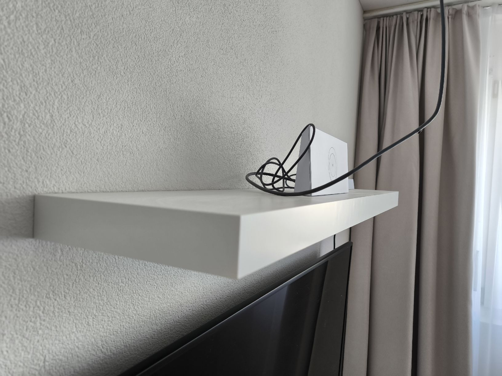 Mobili TV: Lowboard und Komode LYON weiß – Usato da Lichtensteig venduto da Anton78 4