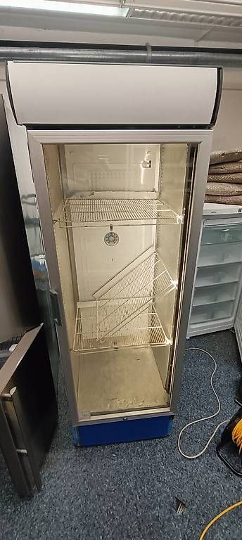 Frigoriferi: Getränkekühlschrank – Usato da Pfäffikon ZH venduto da K-V-M