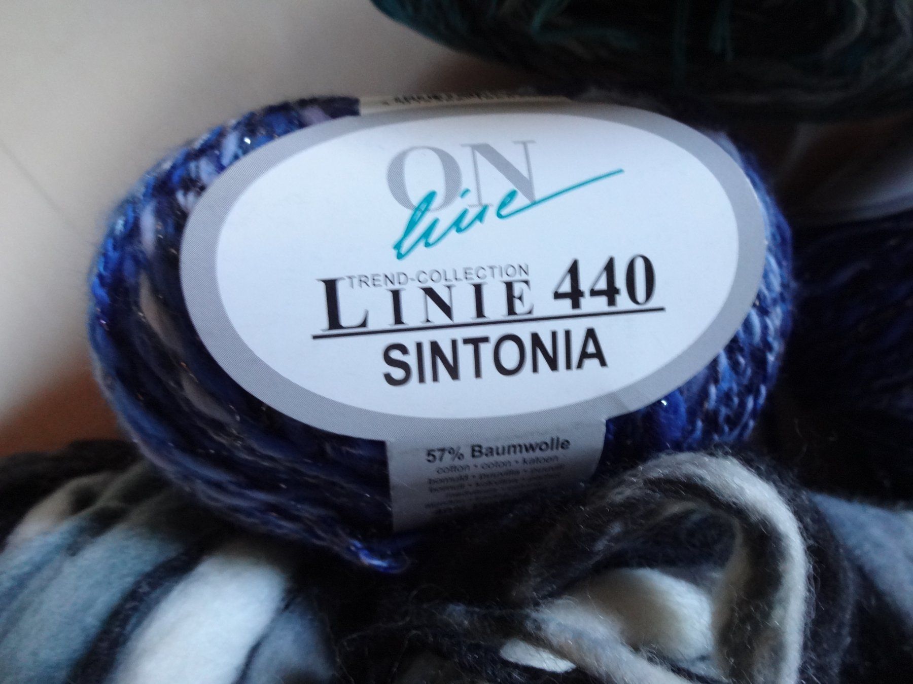 Lana: * Restwolle Paket 2750g * – Nuovo e nell'imballaggio originale da Reigoldswil venduto da arosa05 8