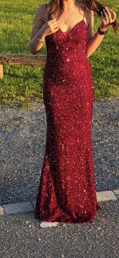 Vestiti: Elegantes rotes Glitzer-Abendkleid – Nuovo (secondo la descrizione) da Kilchberg ZH venduto da ari_28gp 1
