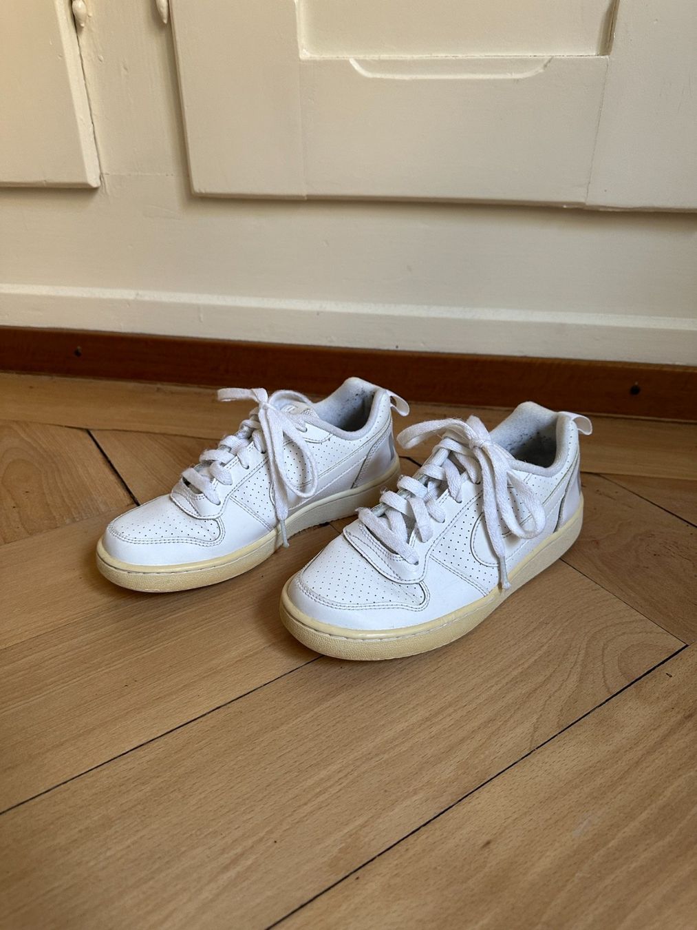 Nike Scarpe da donna: NIKE - Sneaker weiss 35.5 – Usato da Zürich venduto da Diazaio