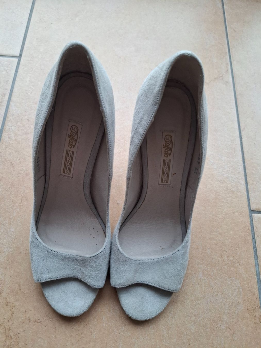 Buffalo Scarpe da donna: Escarpins BUFFALO gris taille 36 – Usato da Echallens venduto da dianitas