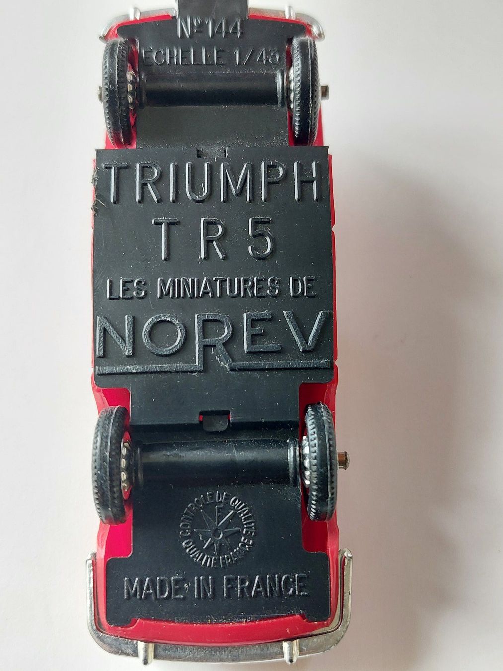 Triumph Modellini d'auto: Triumph TR 5 rot Cabrio ,Norev , 1x43 – Usato da Veltheim AG venduto da fredy_richner 5