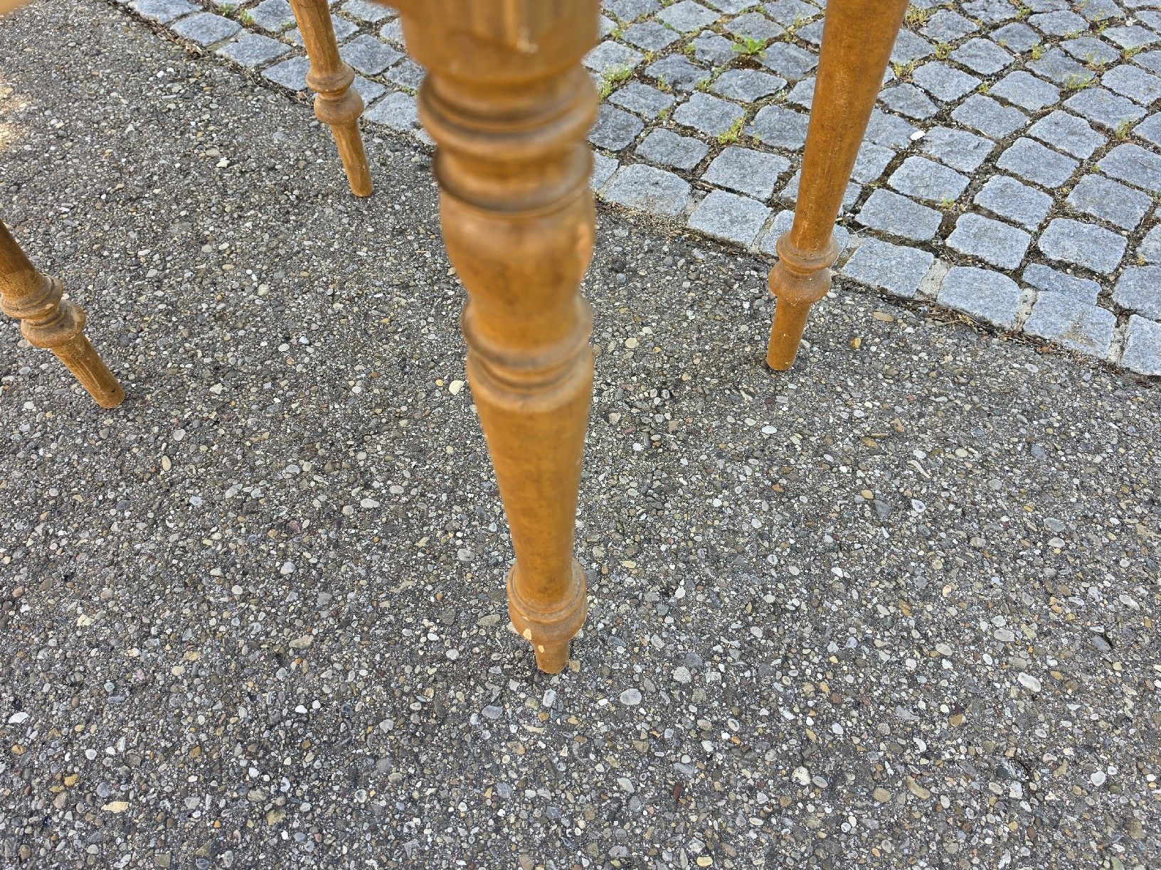 Tavoli: Kleiner Tisch mit Schublade, hellbraun, gebraucht – Usato da Mettlen venduto da elios0888 8