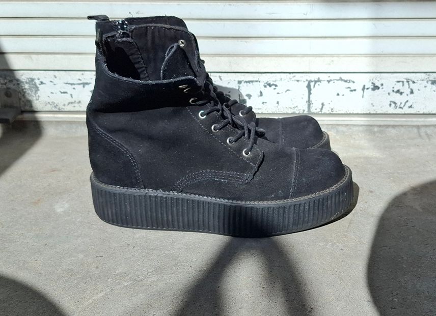 Scarpe da donna: T.U.K Platform Stiefeletten – Usato da Basel venduto da des_7shx 2