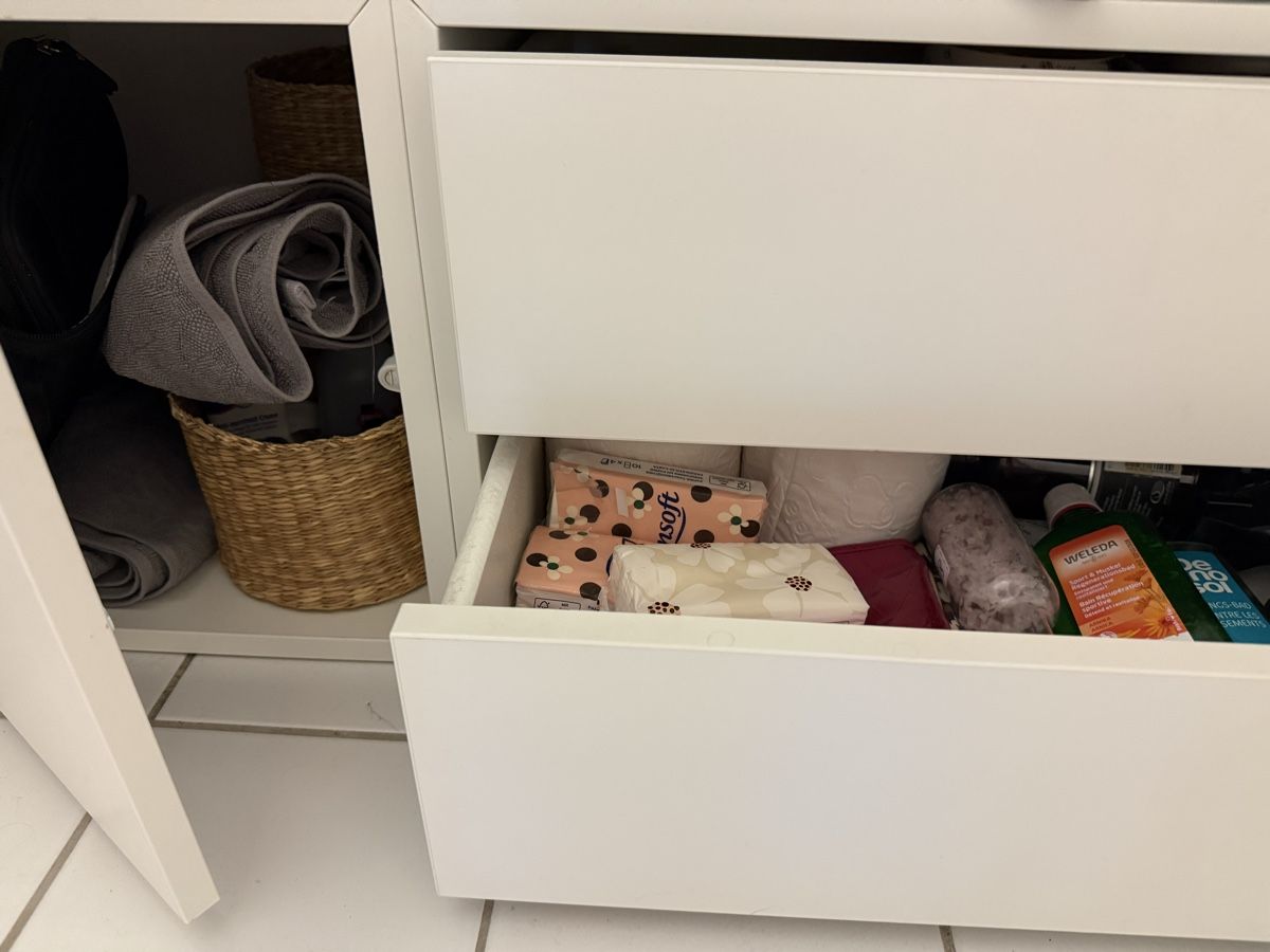 Armadi: Badezimmerschrank  – Usato da Ebmatingen venduto da Banganca