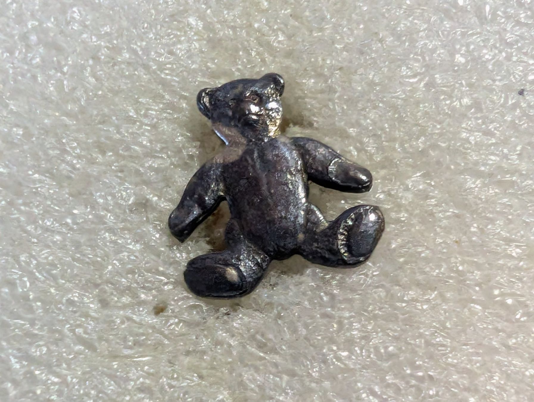 Placchette & Badge: Ansteckpin 132: Teddybär – Usato da Oppligen venduto da Pin-Fall-Shop