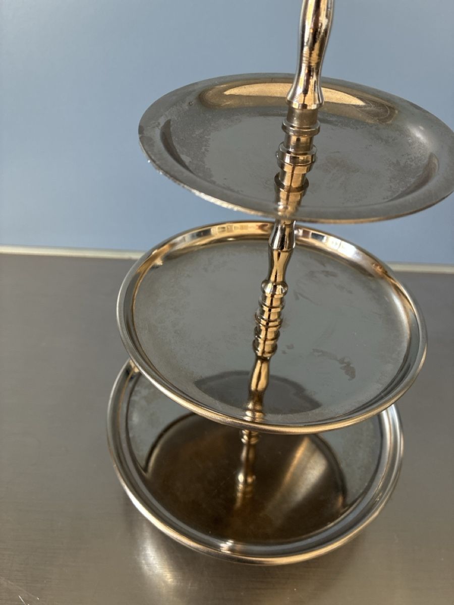 Servierplatten: Kleine silberne Etagere, 31cm – Gebraucht aus Zürich von Sylvie0011 3