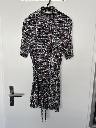 Lange Bluse, Grösse 42, gemustert kurzarm mit Gürtel