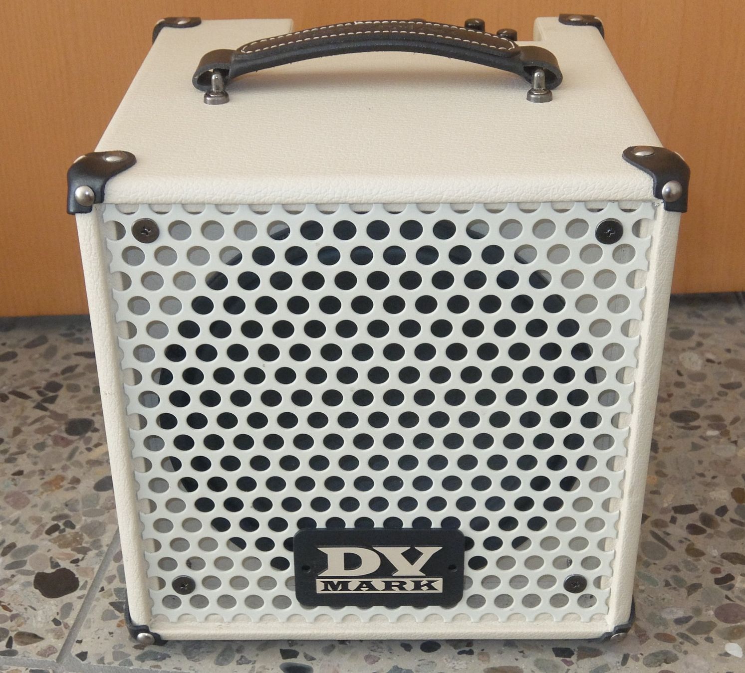 DV Mark Verstärker: DV-Mark Little Jazz Guitar Combo Amp – Gebraucht aus Basel von Elektronik_Markt 1
