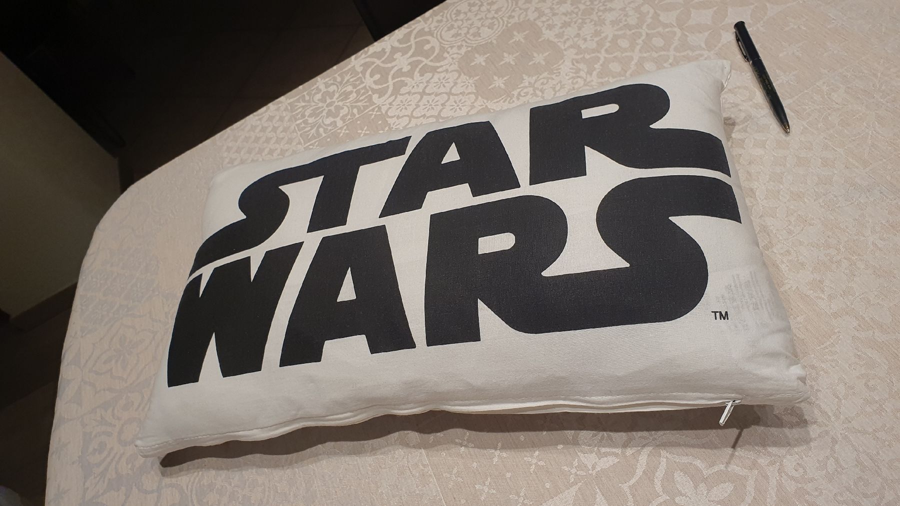 Kissen: Coussin Star Wars – Gebraucht aus Avry-sur-Matran von cec_nhz8 1