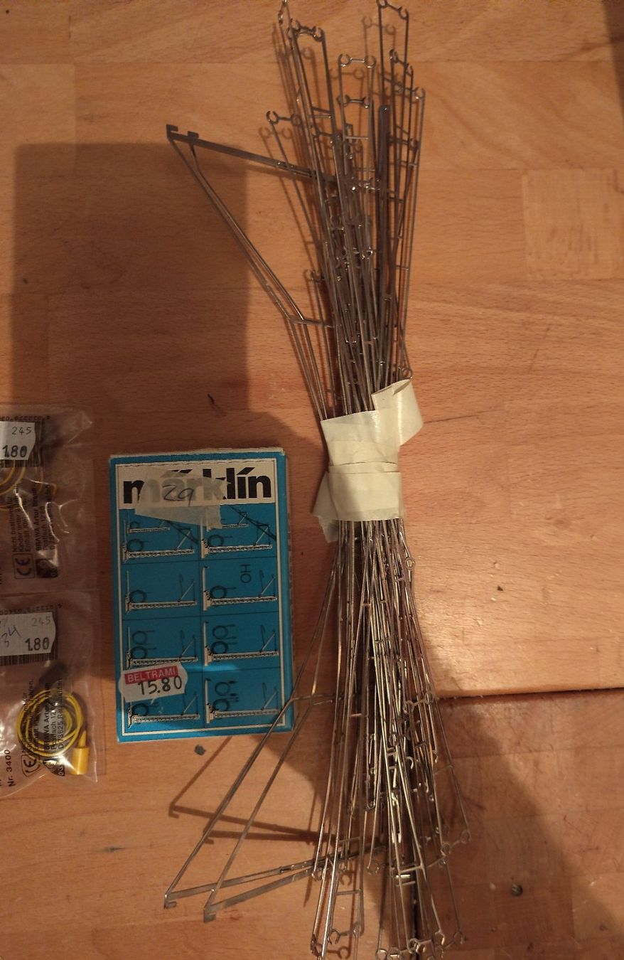 Märklin Modellini di ferrovie: Märklin Oberleitung Licht – Nuovo (secondo la descrizione) da Rafz venduto da Puma059 1