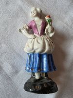 spannende Vintage Porzellan Figur 12 cm